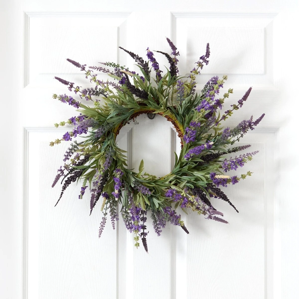 18-in Lavender Wreath | Elegant Home Décor 3 18-in Lavender Wreath | Elegant Home Décor
