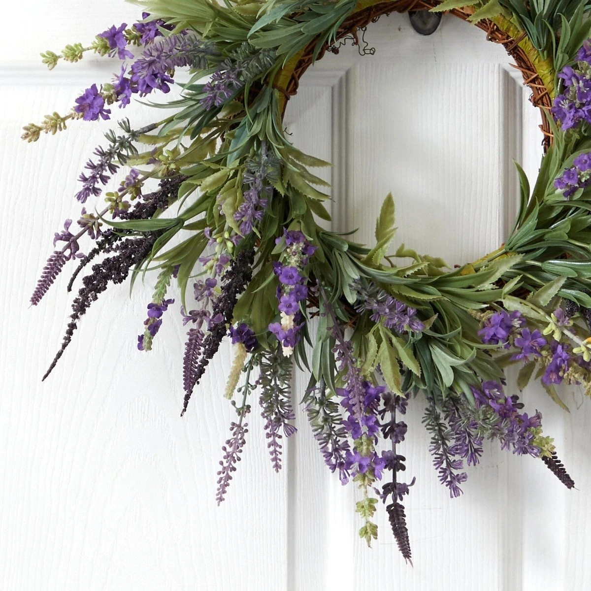 18-in Lavender Wreath | Elegant Home Décor 4 18-in Lavender Wreath | Elegant Home Décor - Image 2