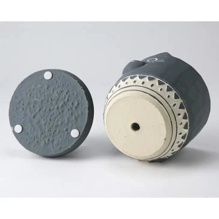 Black Cat Planter - Cement 5 Black Cat Planter - Cement - Image 3