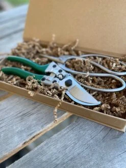 Garden Gift Box - Pruners And Snips -Ed's plant shop garden gift box pruners and snips 660008