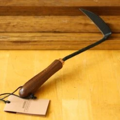 Barebones Japanese Weeding Hoe -Ed's plant shop japanese weeding hoe 453509