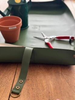 Potting Mat - Waterproof For Tidy Gardening 8 Potting Mat - Waterproof For Tidy Gardening -Ed's plant shop potting mat waterproof for tidy gardening 438898