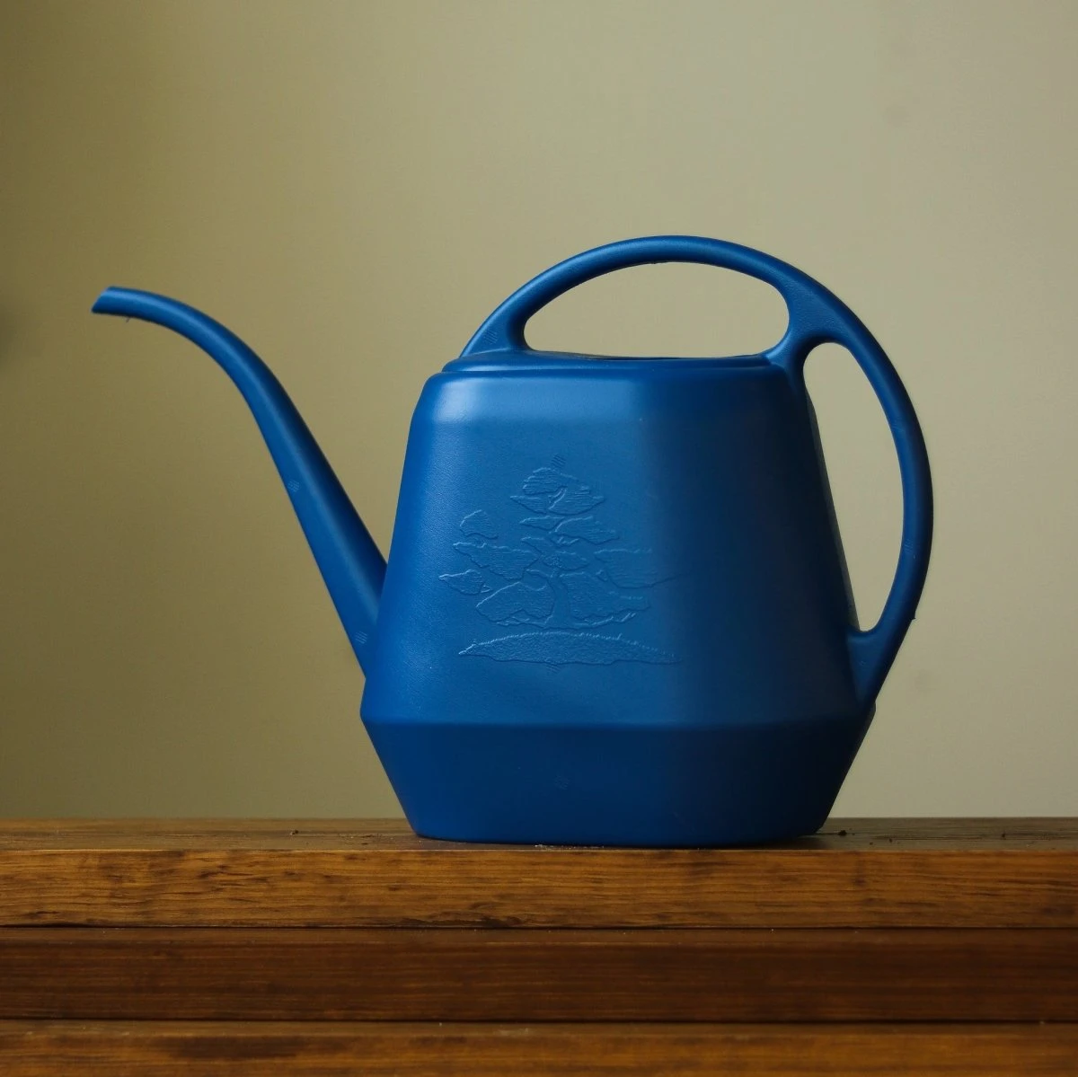 Watering Can Aqua Rite 1.2 Gal. (144 Oz) Classic Blue 4 Watering Can Aqua Rite 1.2 Gal. (144 Oz) Classic Blue - Image 2